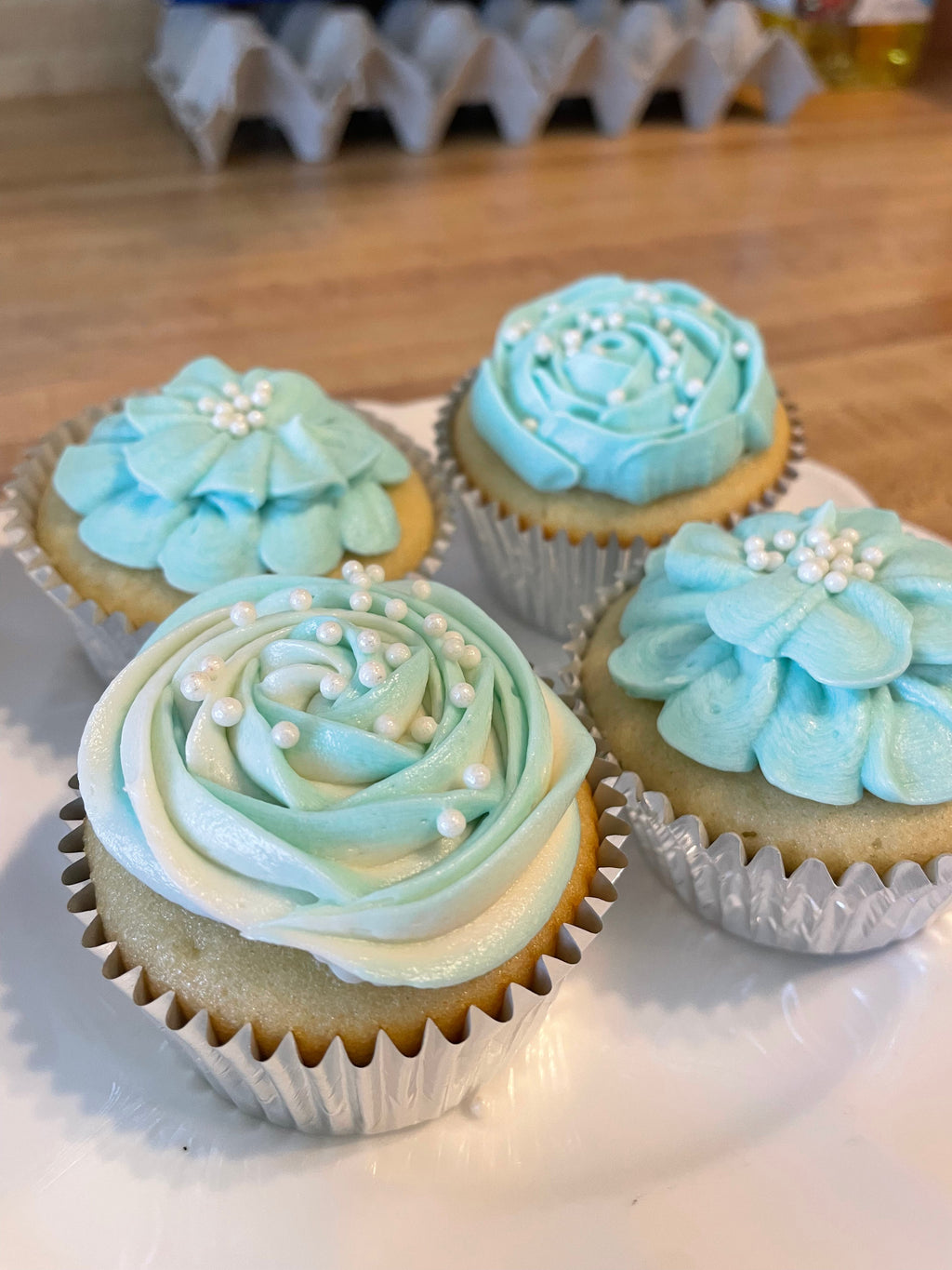 Vanilla Cupcakes (24)